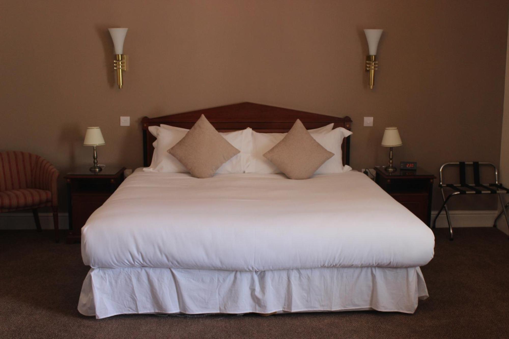The Frocester Luaran gambar