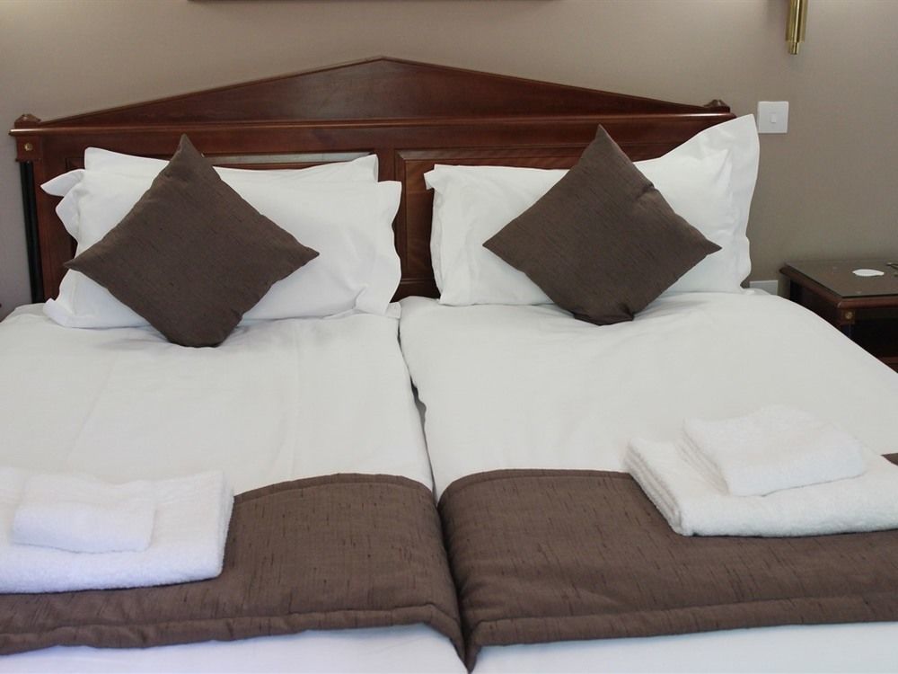 The Frocester Luaran gambar