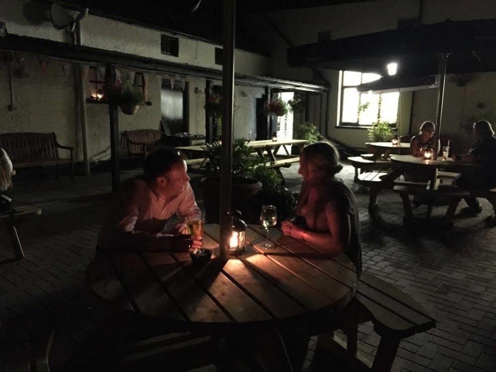 The Frocester Luaran gambar